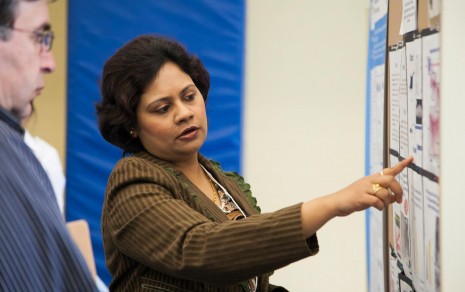 Pratima Basak, winner of the Manitoba Health Research Council Post ‐Doctoral Fellow poster award, presents her research to the judges.